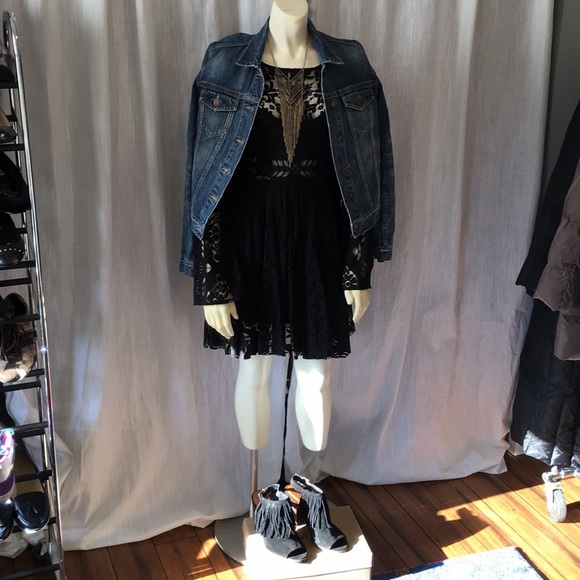 New Free People black lace split sleeve peekaboo back mini dress size 0 - Picture 6 of 7